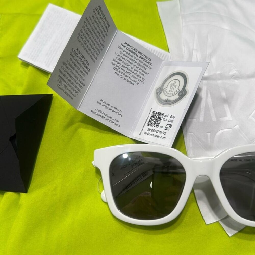 Moncler Audree 50mm Square Sunglasses White - Picture 7 of 13